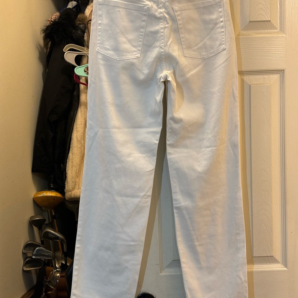 NWT - Wild Fable White Straight Leg Jeans with Distressed Knees! - Picture 4 of 9